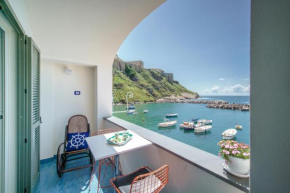 casa claudia Two rooms overlooking the sea bk Procida